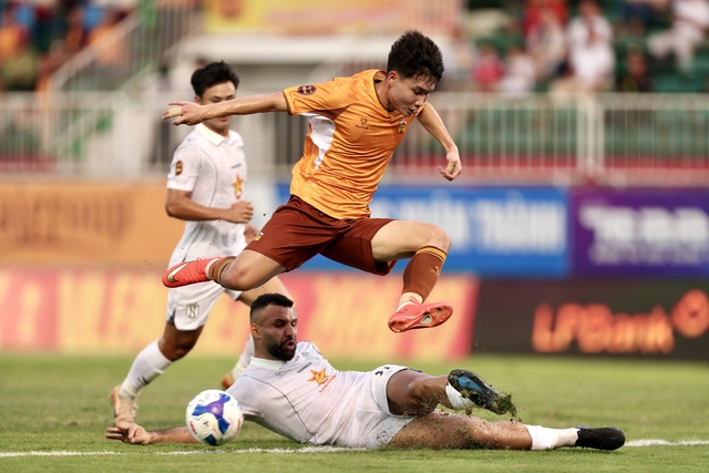 Bảng xếp hạng V-League mới nhất: SLNA ở vị trí khó tin, HAGL sát đáy, khốn khổ Thể Công Viettel- Ảnh 1.