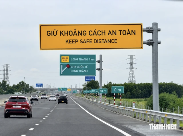 Người d&acirc;n hỏi c&aacute;ch đo khoảng c&aacute;ch an to&agrave;n bằng mắt thường, Cục CSGT n&oacute;i g&igrave;? - Ảnh 1.