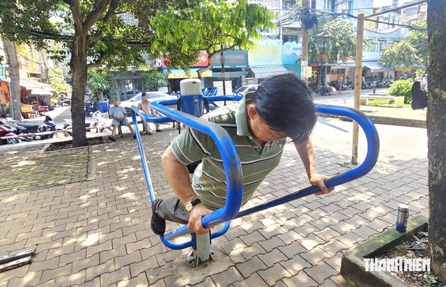 Tập squat, kéo xà, đi bộ mỗi ngày nhưng đường huyết vẫn cao? Bác sĩ giải thích - Ảnh 1.
