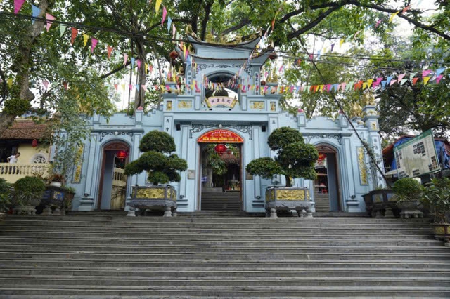 Nguy&ecirc;n Ph&oacute; chủ tịch x&atilde; tham &ocirc; tiền c&ocirc;ng đức, đề nghị truy tố 14 bị can - Ảnh 1.