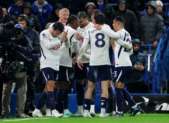 Bảng xếp hạng Ngoại hạng Anh mới nhất: Arsenal bắt kịp Man City, Chelsea mất tốp 4?- Ảnh 2.
