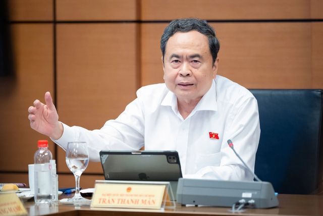 Chủ tịch Quốc hội: 'Không thể để trên sạch mà dưới sông thì bẩn'- Ảnh 1.