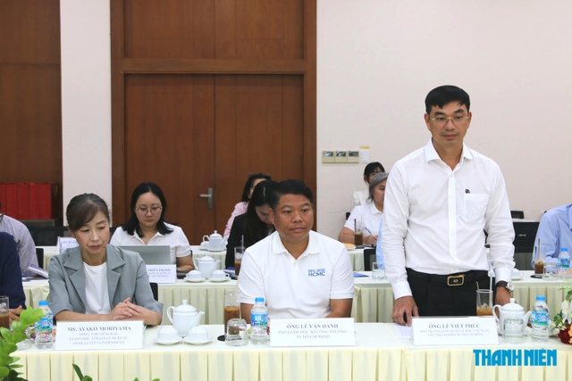 Đại biểu c&aacute;c th&agrave;nh phố đối t&aacute;c kinh tế khảo s&aacute;t Khu c&ocirc;ng nghiệp Ph&uacute; Mỹ 3 - Ảnh 1.