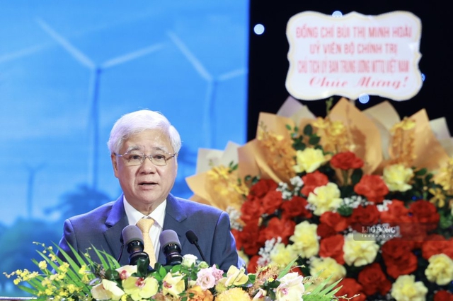 T&ocirc;n vinh 10 gương mặt C&ocirc;ng nh&acirc;n Việt Nam ti&ecirc;u biểu- Ảnh 1.