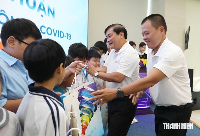 Hơn 2,4 tỉ đồng bảo trợ trẻ mồ côi- Ảnh 3.