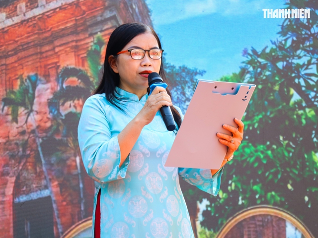 Biểu diễn trống trận Quang Trung, võ cổ truyền Bình Định tại Tháp Đôi ở Quy Nhơn- Ảnh 2.