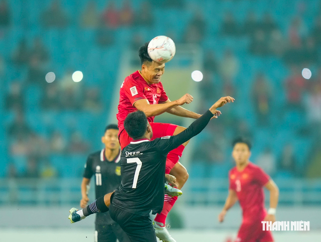 Văn Hậu, Thành Chung và Văn Vĩ tái xuất Asian Cup: Hàng thủ đội tuyển Việt Nam không còn mong manh- Ảnh 1.