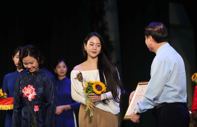 Dàn mỹ nhân phim giờ vàng nhận tin vui - Ảnh 4.