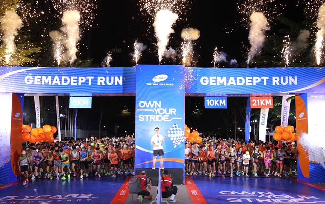Huỳnh Anh Khôi nhất cự ly 21 km nam giải Gemadept Run với 4.500 người tham dự- Ảnh 1.