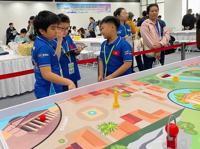 Học sinh Trường tiểu học-THCS Phan Văn Trị (TP.HCM) đoạt giải nhất cuộc thi robotics quốc tế - Ảnh 2.