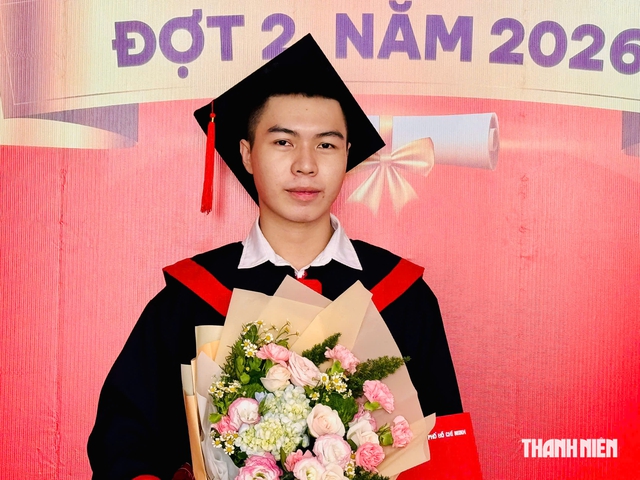 H&agrave;nh tr&igrave;nh đặc biệt của thủ khoa CĐ: Nghỉ học sau lớp 9, từ chối học ĐH- Ảnh 1.