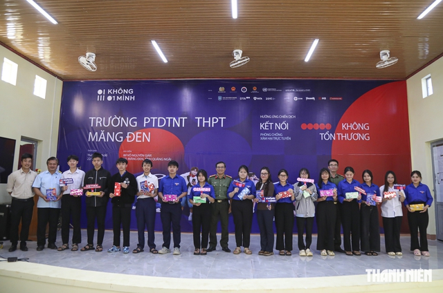 Giúp học sinh nhận diện những cạm bẫy trên không gian mạng- Ảnh 6.