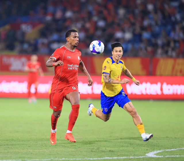 V-League khốc liệt ngay từ màn dạo đầu, bất ngờ nối tiếp bất ngờ- Ảnh 2.