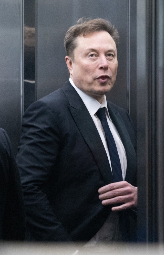 Công ty của Elon Musk tung ‘Odyssey’ bản AI nhận ‘mưa’ lời chê - Ảnh 2.
