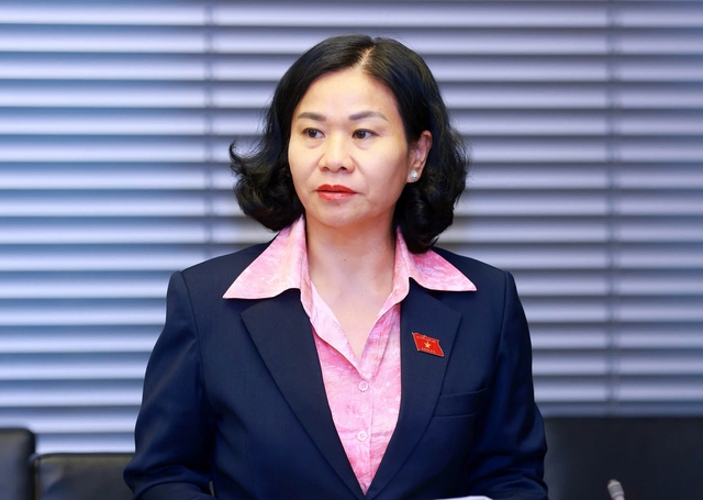 Đề xuất giữ nguyên mức phạt vượt đèn đỏ do 'đã rất cao và đủ răn đe' - Ảnh 2.