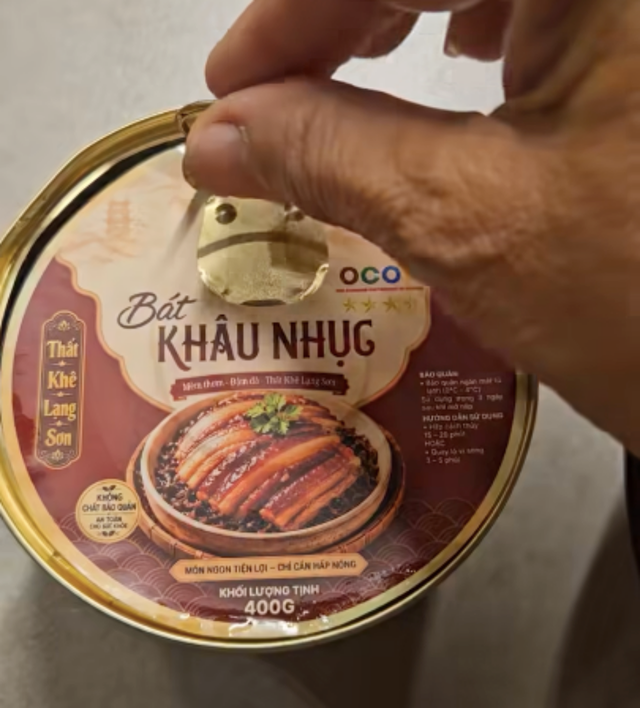 Mua kh&acirc;u nhục nhận cục xương: Gi&aacute;m đốc l&ecirc;n mạng học c&ocirc;ng thức, d&ugrave;ng AI thay m&aacute;c - Ảnh 1.
