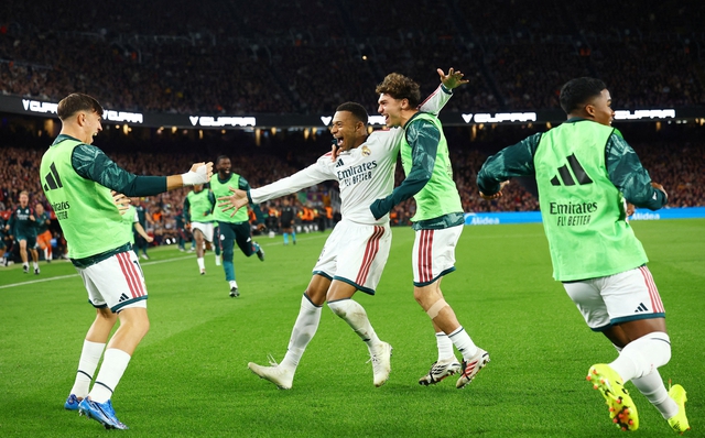 HLV Mourinho cảnh báo nóng sau trận Siêu kinh điển Real Madrid thắng Barcelona 2-1: ‘Chớ tự mãn’- Ảnh 2.