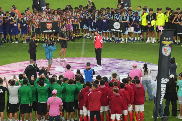 Messi khai mạc giải đấu mang tên mình, chính thức bỏ qua lễ trao Quả bóng vàng 2026- Ảnh 1.