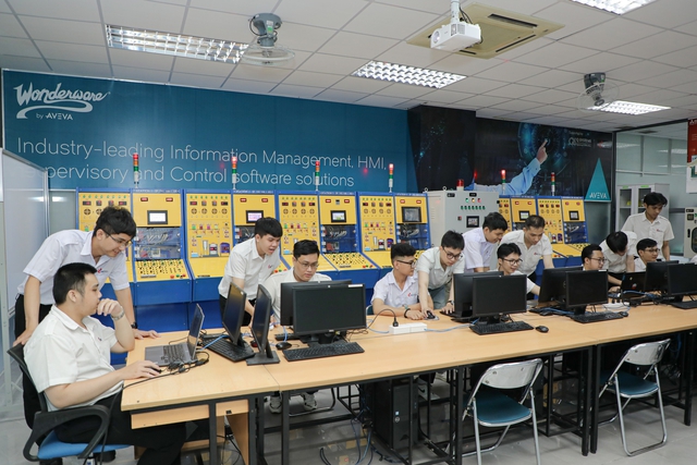 Trường đại học tăng nguồn thu từ tài sản trí tuệ - Ảnh 2.