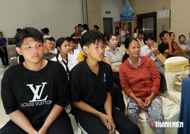 Thêm điểm tựa yêu thương dành cho hai anh em mồ côi cha mẹ trong 3 tuần- Ảnh 2.