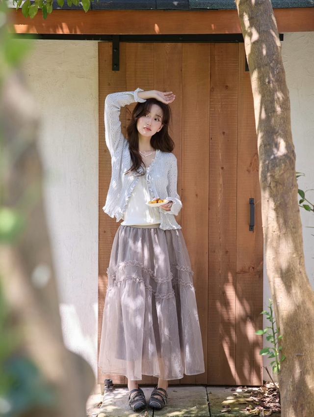 Áo cardigan tạo nét duyên dáng cho ngày se lạnh- Ảnh 7.