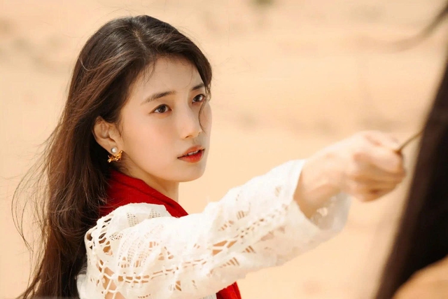 'Tình đầu quốc dân' Suzy giàu đến mức nào? - Ảnh 1.