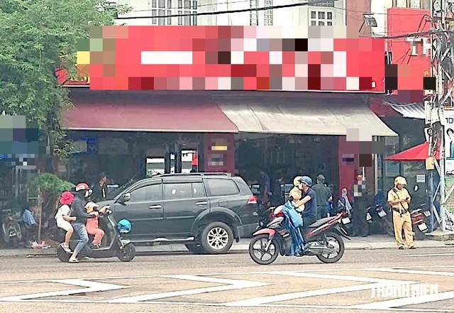 C&ocirc;ng an kiểm tra 3 tiệm v&agrave;ng tại Quy Nhơn - Ảnh 2.