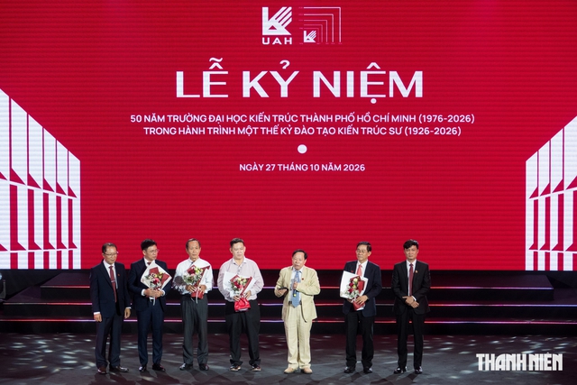 Hiệu trưởng Kiến trúc TP.HCM nêu định hướng đào tạo, đánh giá mới trong kỷ nguyên AI - Ảnh 3.