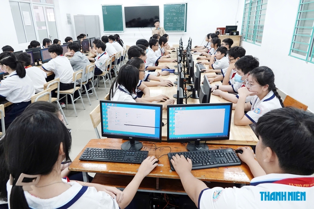 Kiểm tra, đ&aacute;nh gi&aacute; tr&ecirc;n m&aacute;y t&iacute;nh: C&ocirc;ng bằng phải đi trước số h&oacute;a - Ảnh 2.