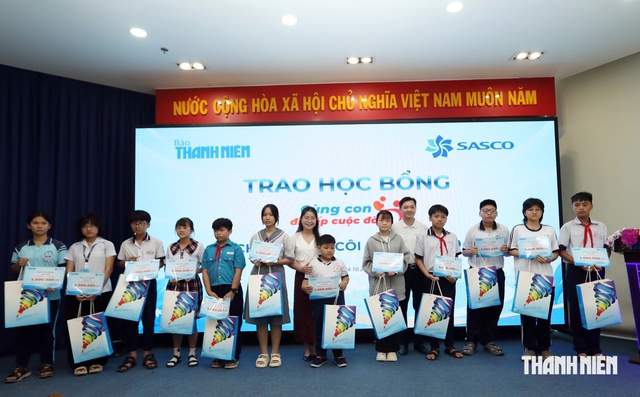 SASCO trao 21 suất học bổng, tiếp sức trẻ mồ c&ocirc;i do Covid-19- Ảnh 1.