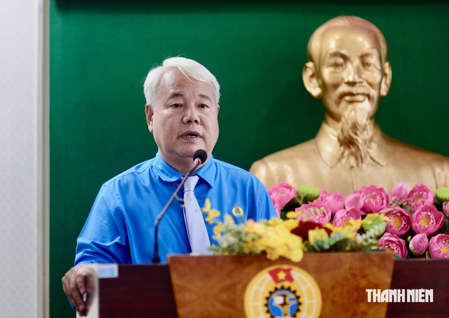 Tổng LĐLĐ Việt Nam trao quyết định: Ông Võ Khắc Thái giữ chức Chủ tịch LĐLĐ TP.HCM - Ảnh 3.