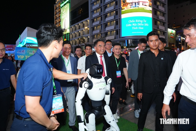 Từ nhập khẩu robot đến tham gia chuỗi giá trị công nghệ- Ảnh 1.