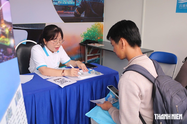Gửi hàng trăm CV để tìm việc, vì sao người trẻ vẫn loay hoay? - Ảnh 3.