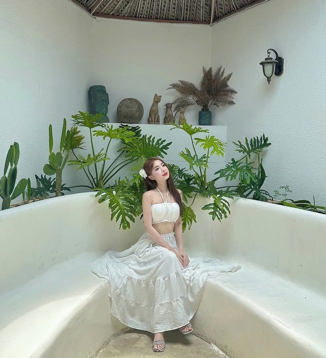 Điệu đà xuống phố cùng những chiếc kẹp tóc hoa- Ảnh 6.