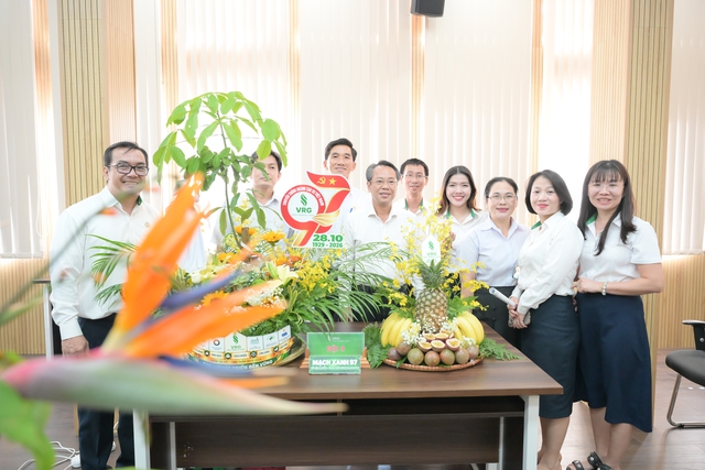 Công đoàn Cơ quan VRG sôi nổi Hội thi nghệ thuật trưng bày hoa và trái cây - Ảnh 3.