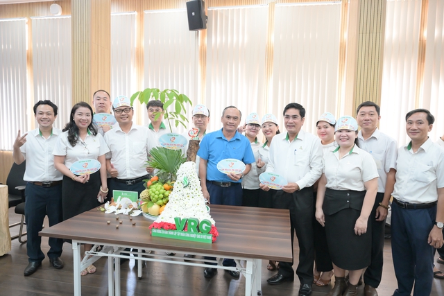 Công đoàn Cơ quan VRG sôi nổi Hội thi nghệ thuật trưng bày hoa và trái cây - Ảnh 4.