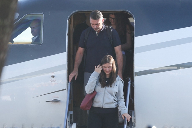 H&eacute; lộ kế 'dương đ&ocirc;ng k&iacute;ch t&acirc;y' gi&uacute;p &ocirc;ng Flavio Bolsonaro đến Mỹ- Ảnh 1.