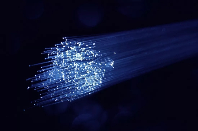 Tốc độ cáp quang lập kỷ lục tải 20.000 bộ phim 4K trong 1 giây - Ảnh 1.