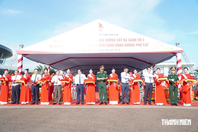 Phù Cát là sân bay nội địa duy nhất có 2 đường băng - Ảnh 1.