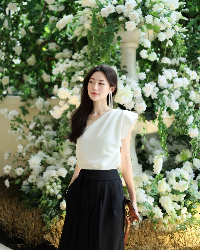 Khuyên tai to bản tạo gương mặt thon gọn, tôn lên thần thái - Ảnh 3.