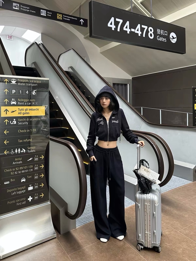 Không chỉ để mặc ấm, áo hoodie zip còn có thể mặc sành điệu - Ảnh 4.