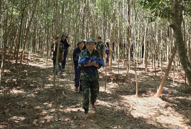 Phát hiện 3 hài cốt liệt sĩ với nhiều đoạn xương cùng hàng chục đinh đóng quan tài- Ảnh 2.