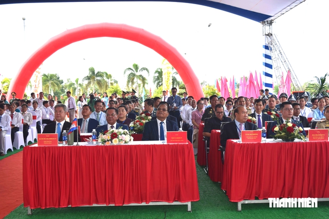 An Giang khai trương cặp Cửa khẩu quốc tế đường bộ Khánh Bình - Chrey Thom - Ảnh 3.