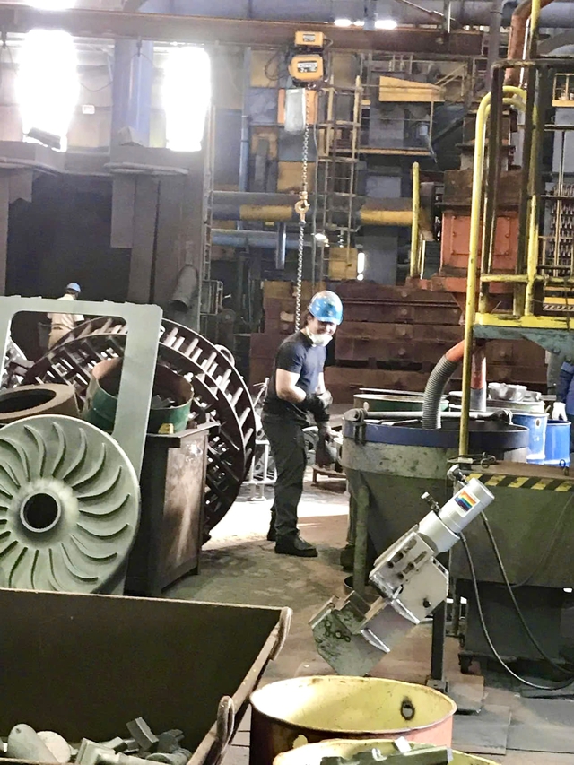 Từng chán ghét việc học trở thành thủ khoa tốt nghiệp ĐH ở tuổi 27 - Ảnh 1.