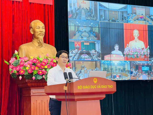Bộ trưởng GD-ĐT: Không để xảy ra mất đoàn kết sau sắp xếp trường học - Ảnh 1.