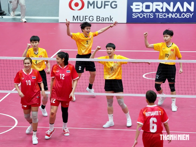 Thắng Th&aacute;i Lan kịch t&iacute;nh, bảo vệ th&agrave;nh c&ocirc;ng HCV ASIAD: C&aacute;c c&ocirc; g&aacute;i cầu m&acirc;y Việt Nam được thưởng tiền tỉ- Ảnh 6.