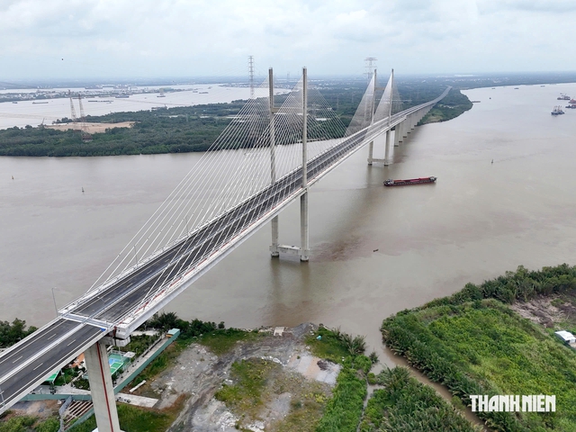 Tin tức đặc biệt trên báo in Thanh Niên 4.10.2026 - Ảnh 2.
