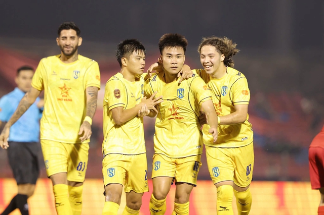 'Hiện tượng' SLNA gây sốc trước đương kim vô địch - Ảnh 1.