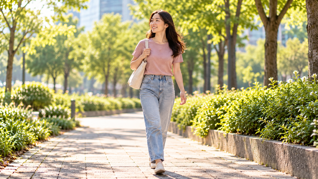 Đi bộ sáng, chiều hay tối: Thời điểm nào mang lại nhiều lợi ích sức khỏe nhất? - Ảnh 1.