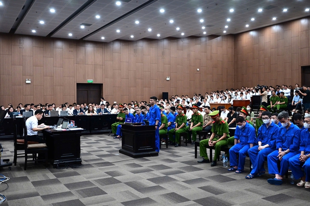 Mr Pips bị bắt, bố mẹ ra ngân hàng rút 145 tỉ 'tẩu tán' khắp nơi- Ảnh 1.